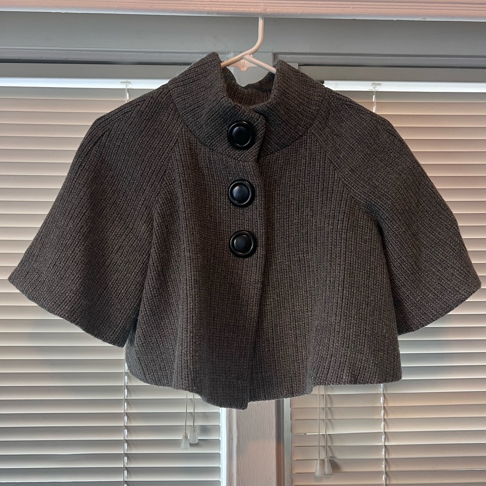 Cropped wool jacket.